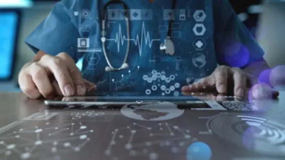 Interface digital tecnológica representando o uso de inovação no tratamento de doenças crônicas.